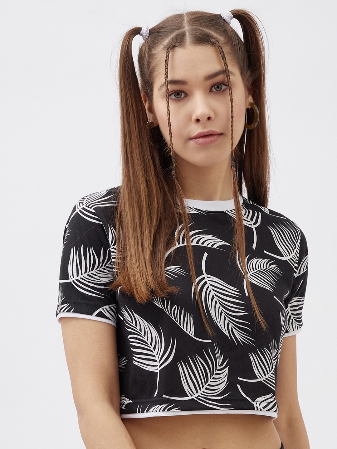 

Rodzen Women Black Tropical Printed Cotton Crop T-shirt