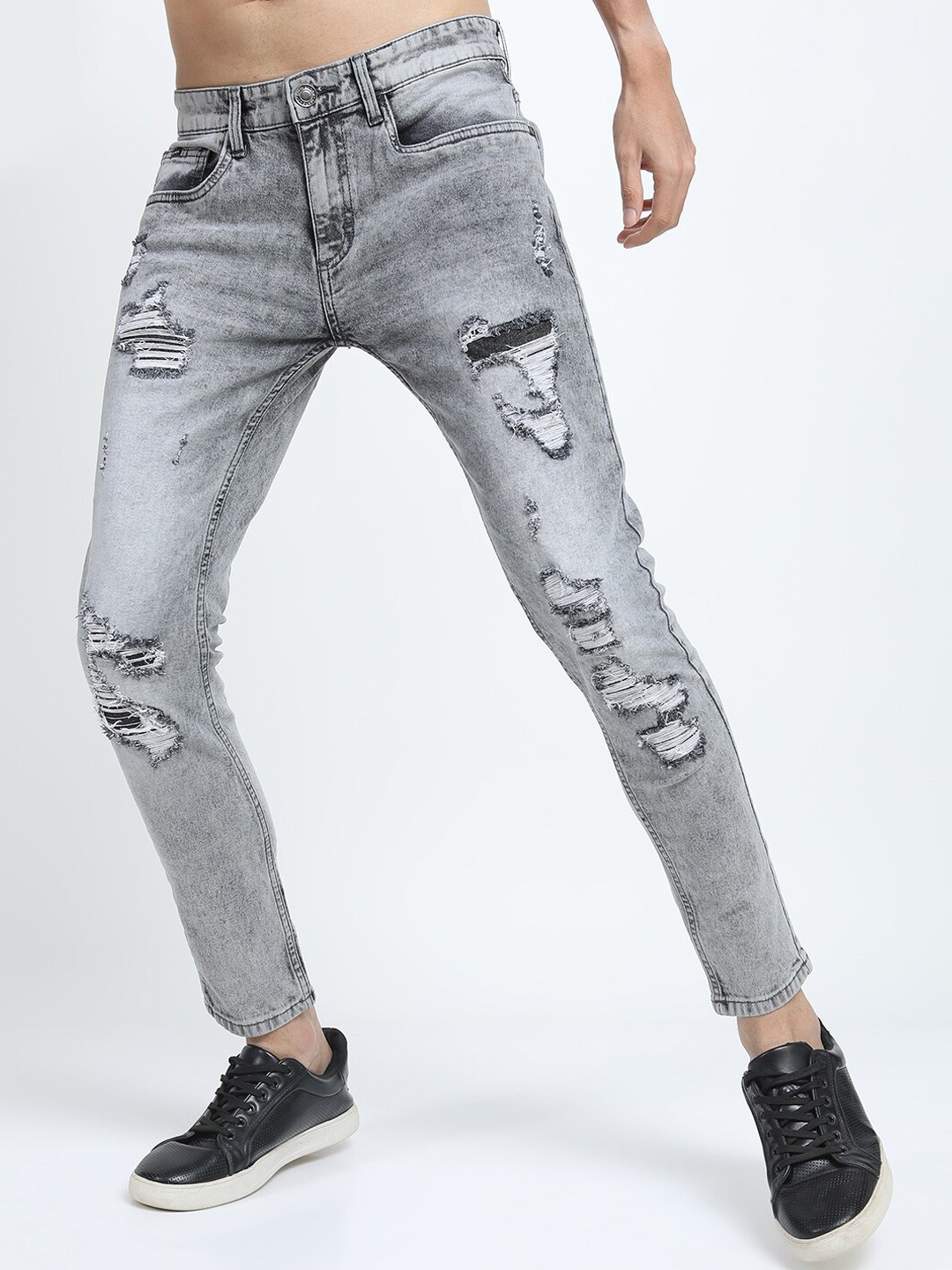 

HIGHLANDER Men Grey Tapered Fit Highly Distressed Heavy Fade Stretchable Jeans