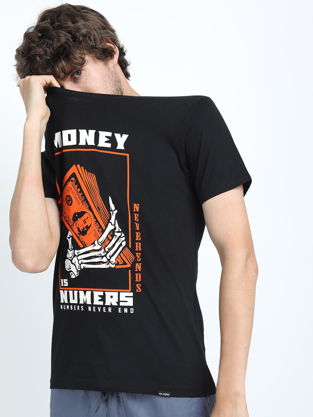 

HIGHLANDER Men Black Typography Printed Raw Edge Slim Fit T-shirt