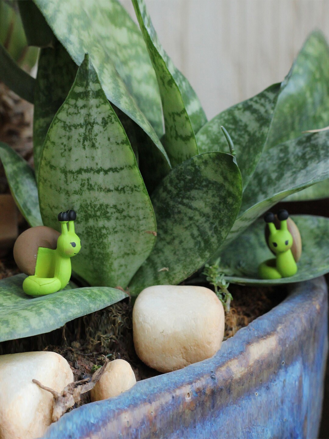 

TAYHAA Set of 10 Green & Brown Toy Snail Garden Decor Showpieces