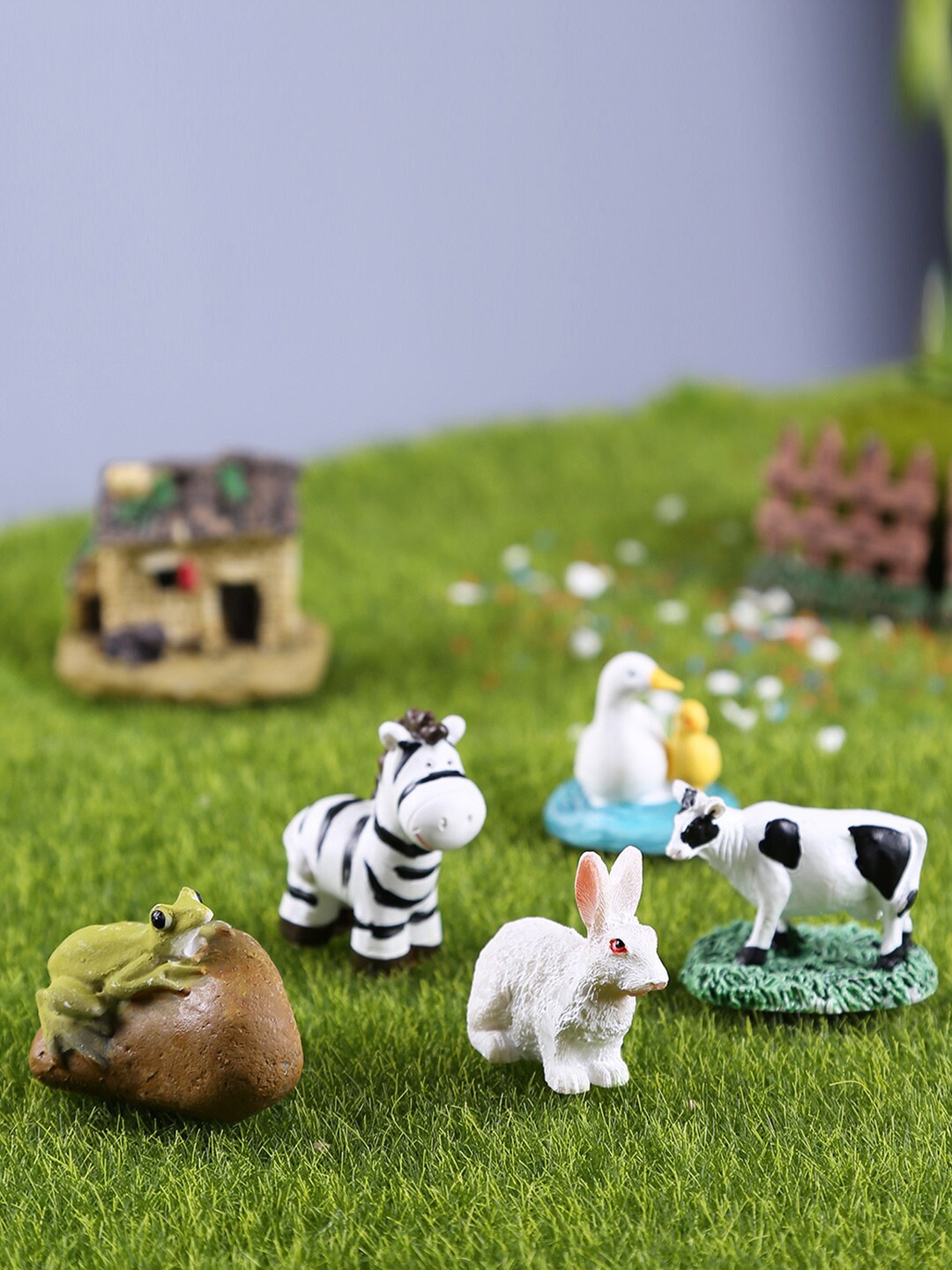 

TAYHAA Set Of 5 White & Green Garden Accessories