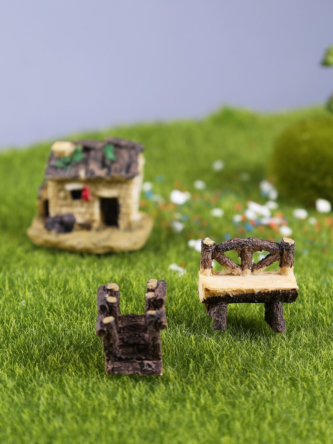 

TAYHAA Set Of 4 Brown & Yellow Garden Accessories