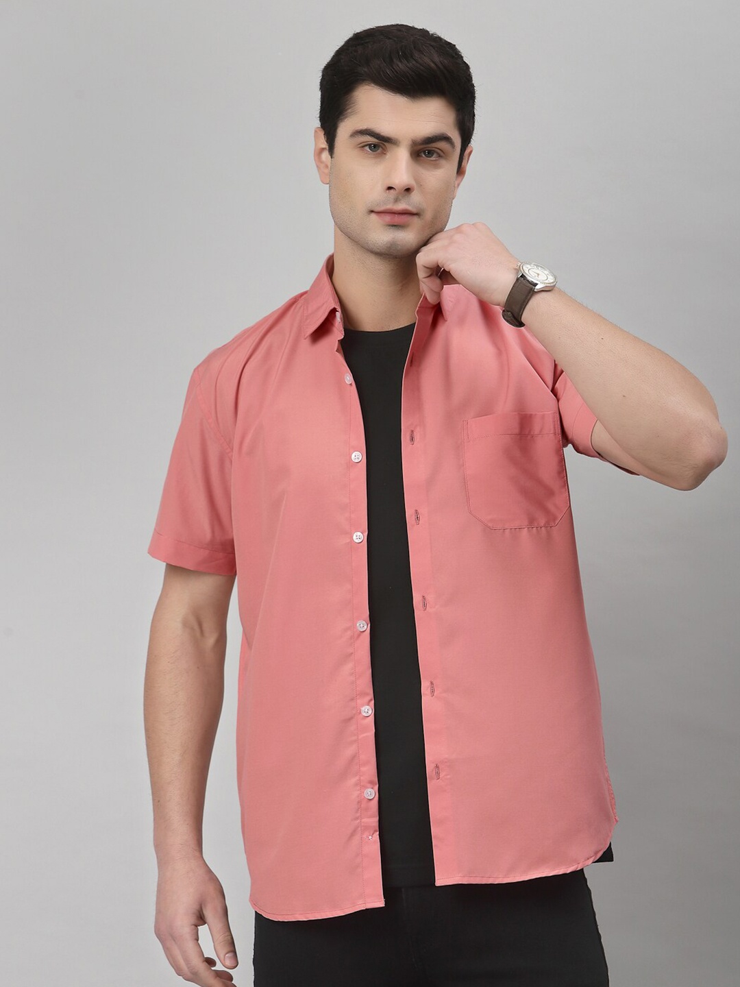 

NEUDIS Men Pink Solid Classic Casual Shirt
