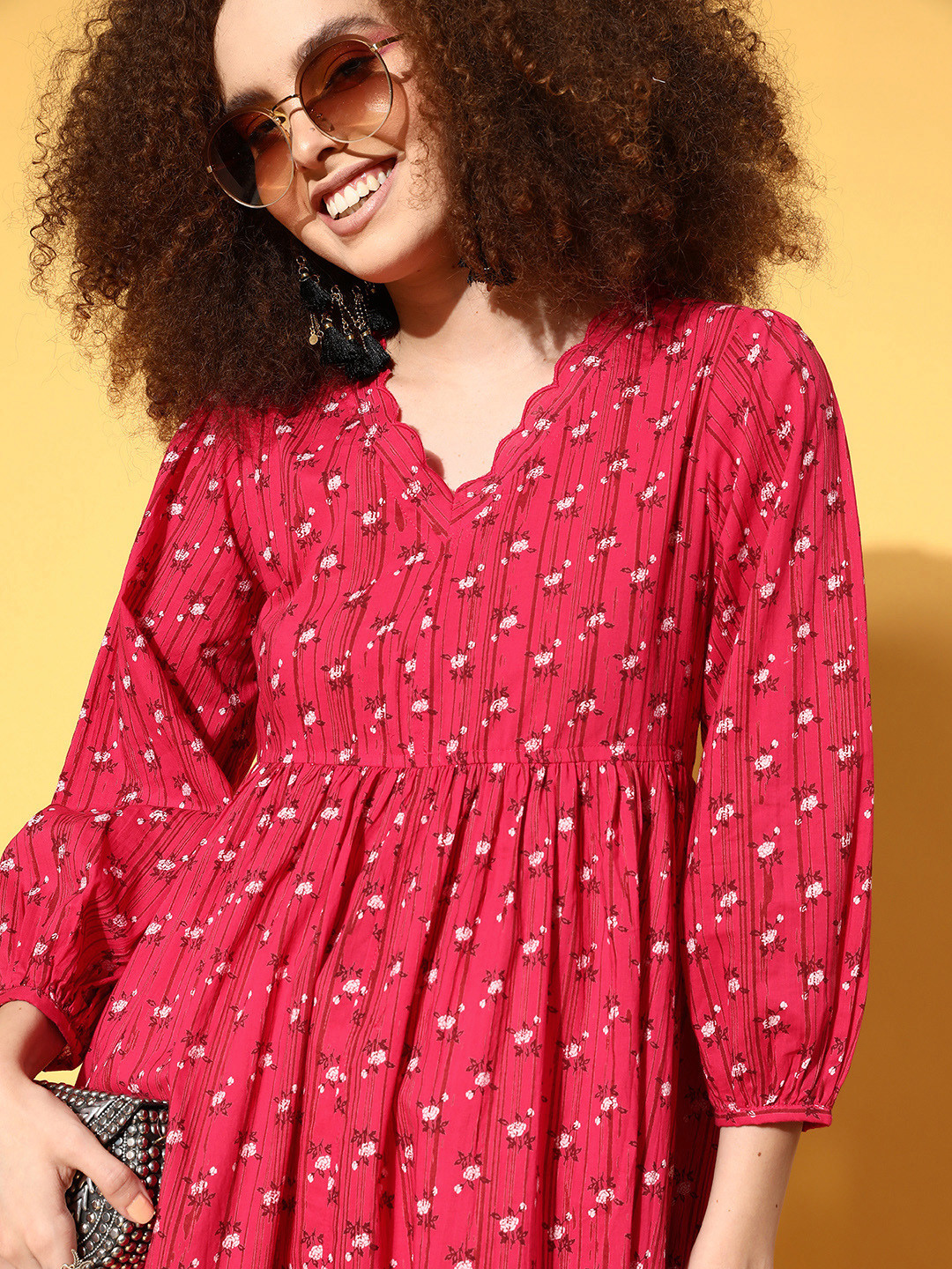 

Moda Rapido Women Pink & White Floral Printed Scalloped Neck Pure Cotton A-line Kurta