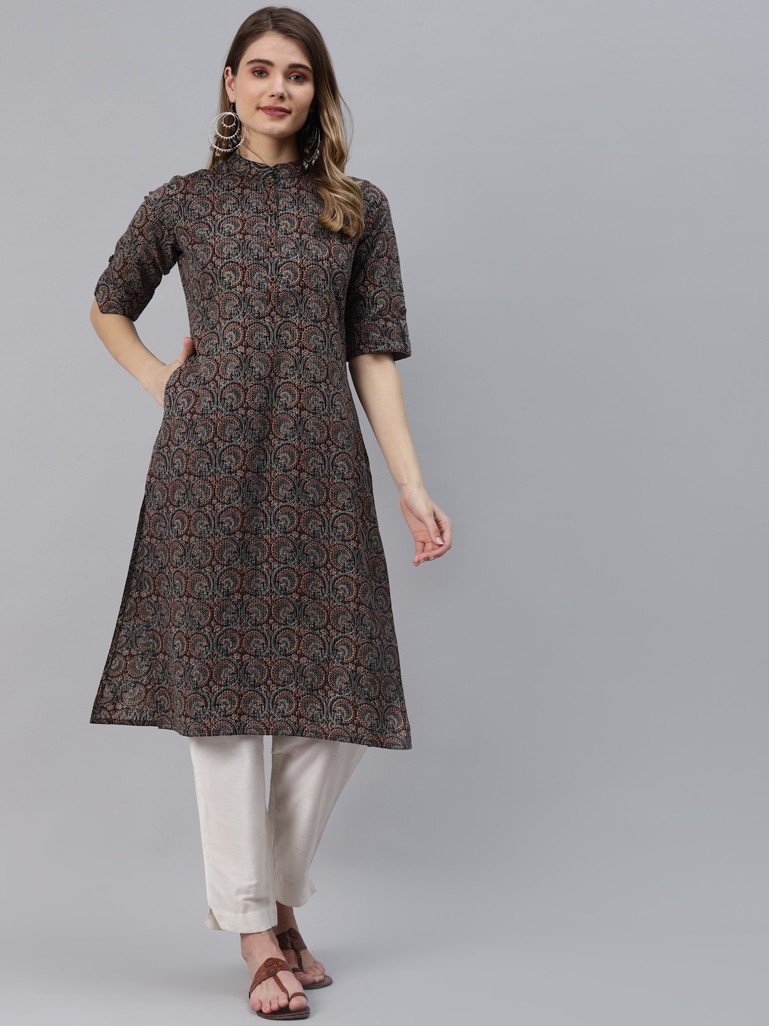 

Divena Women Black Floral Printed Pure Cotton Kurta