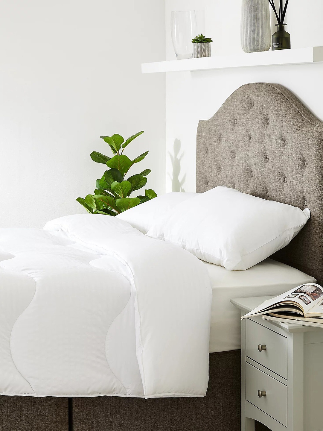 

Marks & Spencer White Solid Duvet Cover