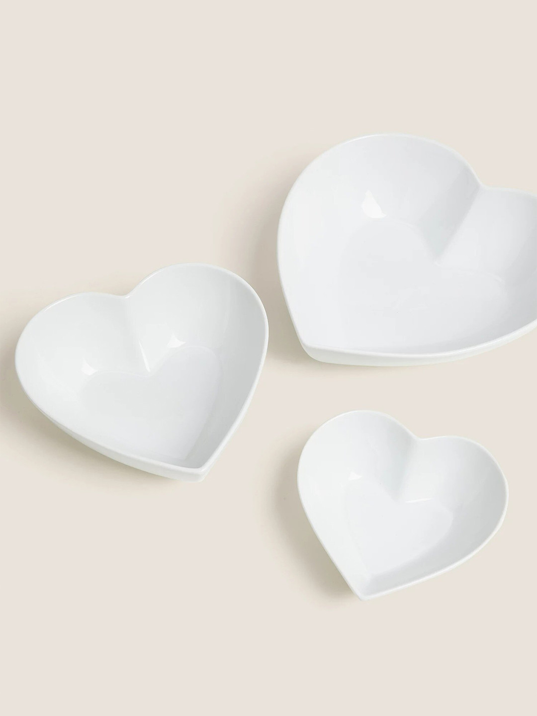 

Marks & Spencer White 1 Piece Heart Shape Porcelain Glossy Bowls
