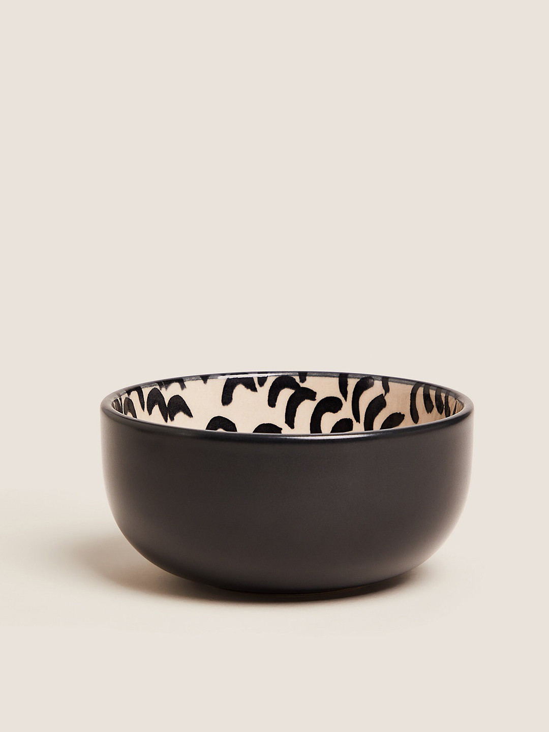 

Marks & Spencer Black & Beige Stoneware Matte Bowls