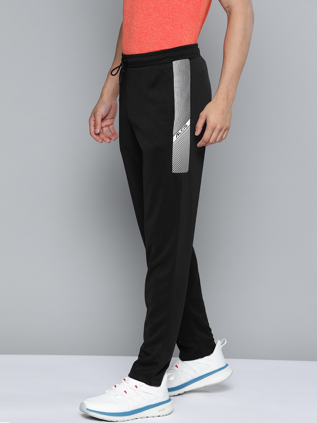 

Alcis Men Black Solid Track Pants