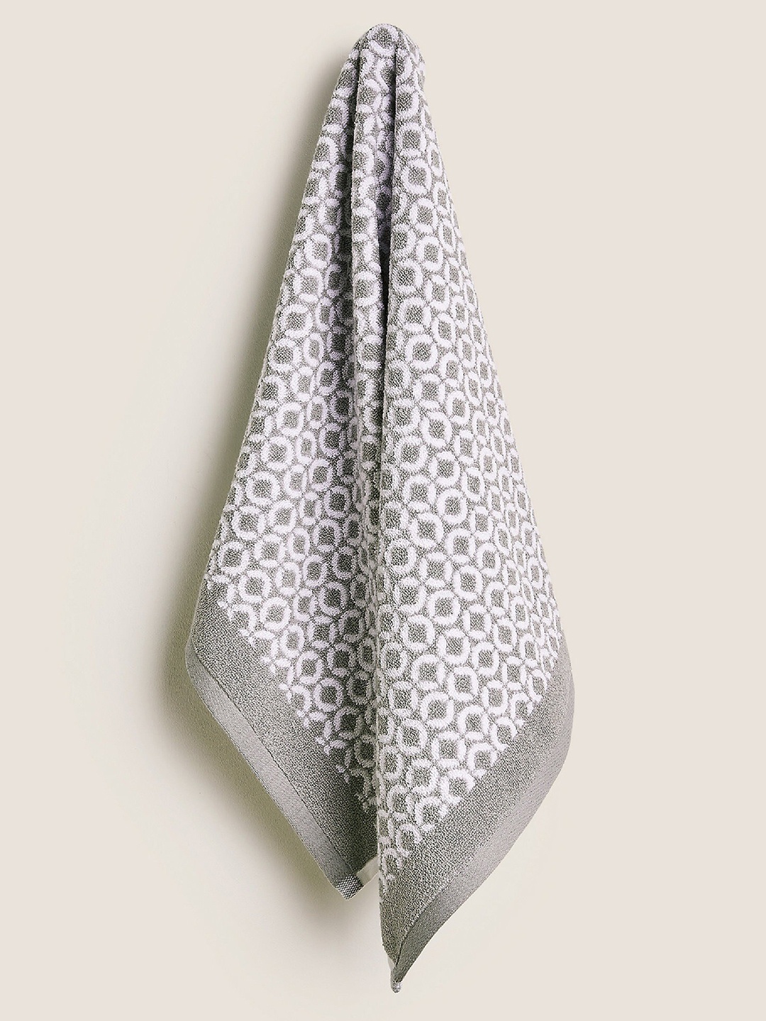 

Marks & Spencer Grey & White Self Design Pure Cotton Towel Set