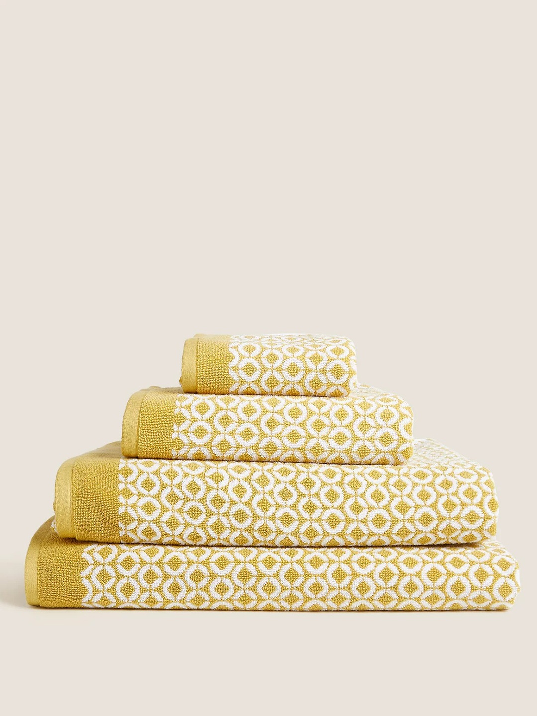 

Marks & Spencer Yellow & White 550 GSM Cotton Towel