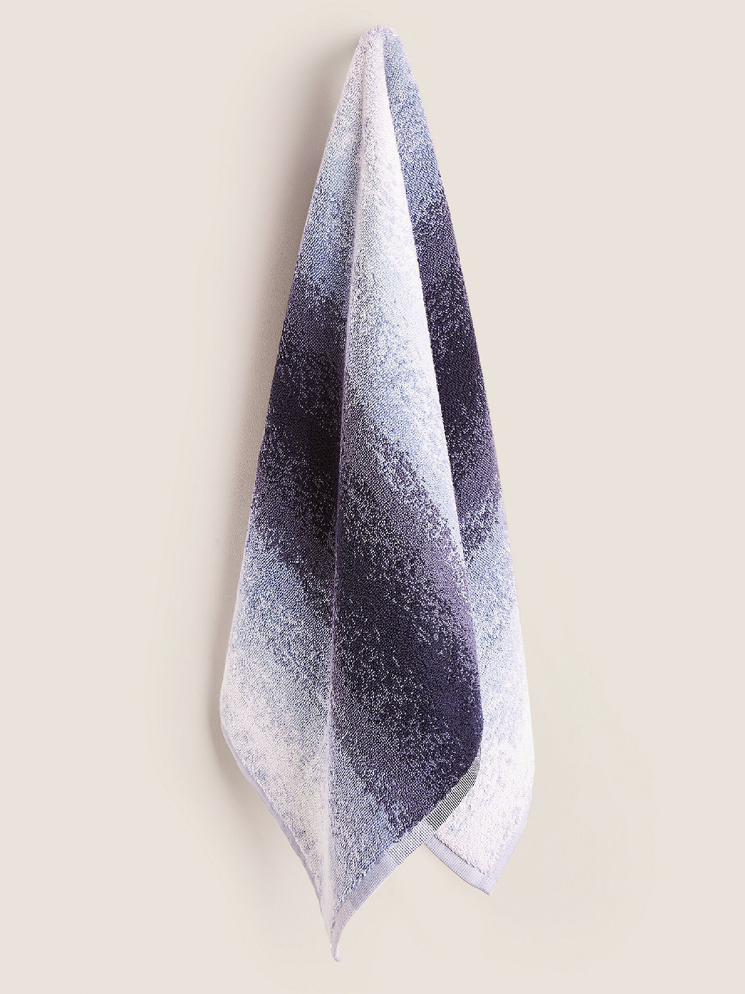 

Marks & Spencer Navy Blue Printed Cotton 550GSM Bath Towel