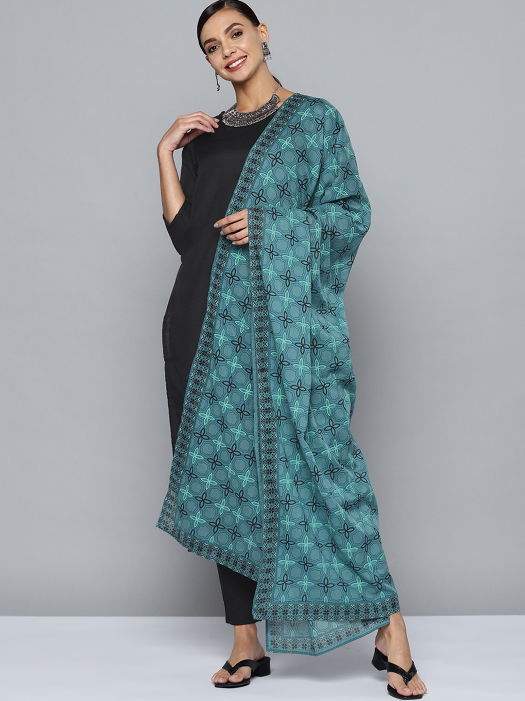 

HERE&NOW Women Black Kurta with Trousers & With Dupatta