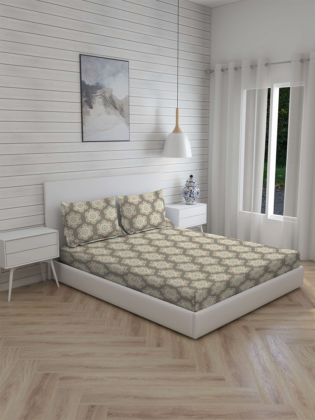 

Layers Brown & White Ethnic Motifs 144 TC Cotton King Bedsheet with 2 Pillow Covers