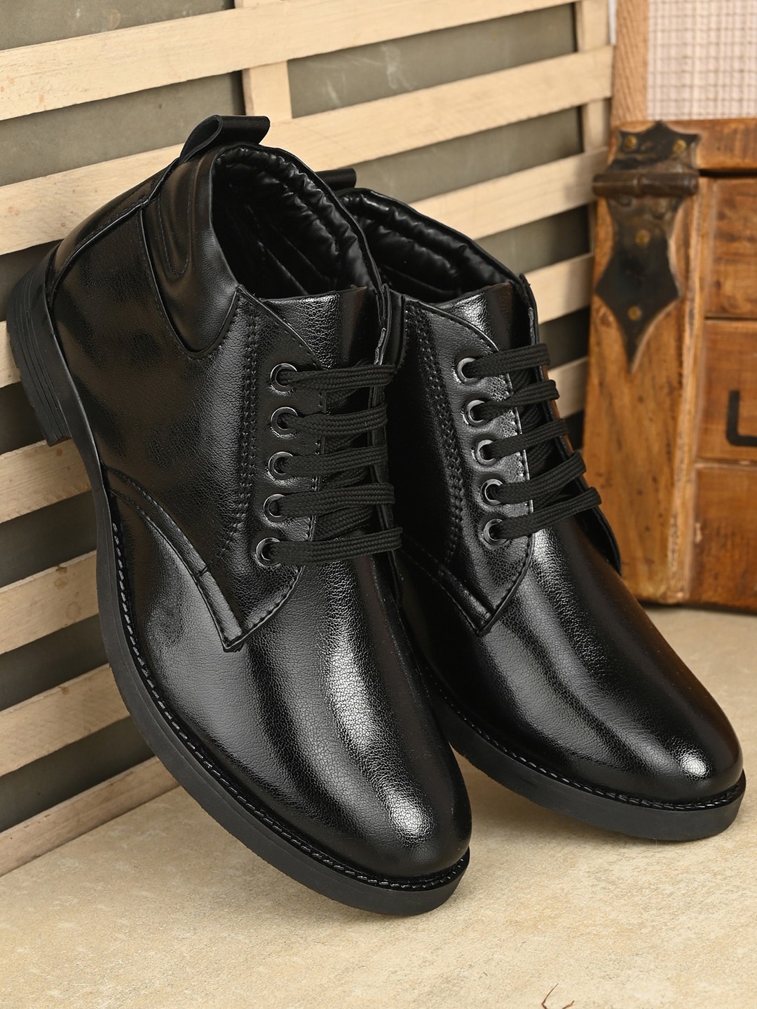 

Mactree Men Black Mid-Top Flat Boots