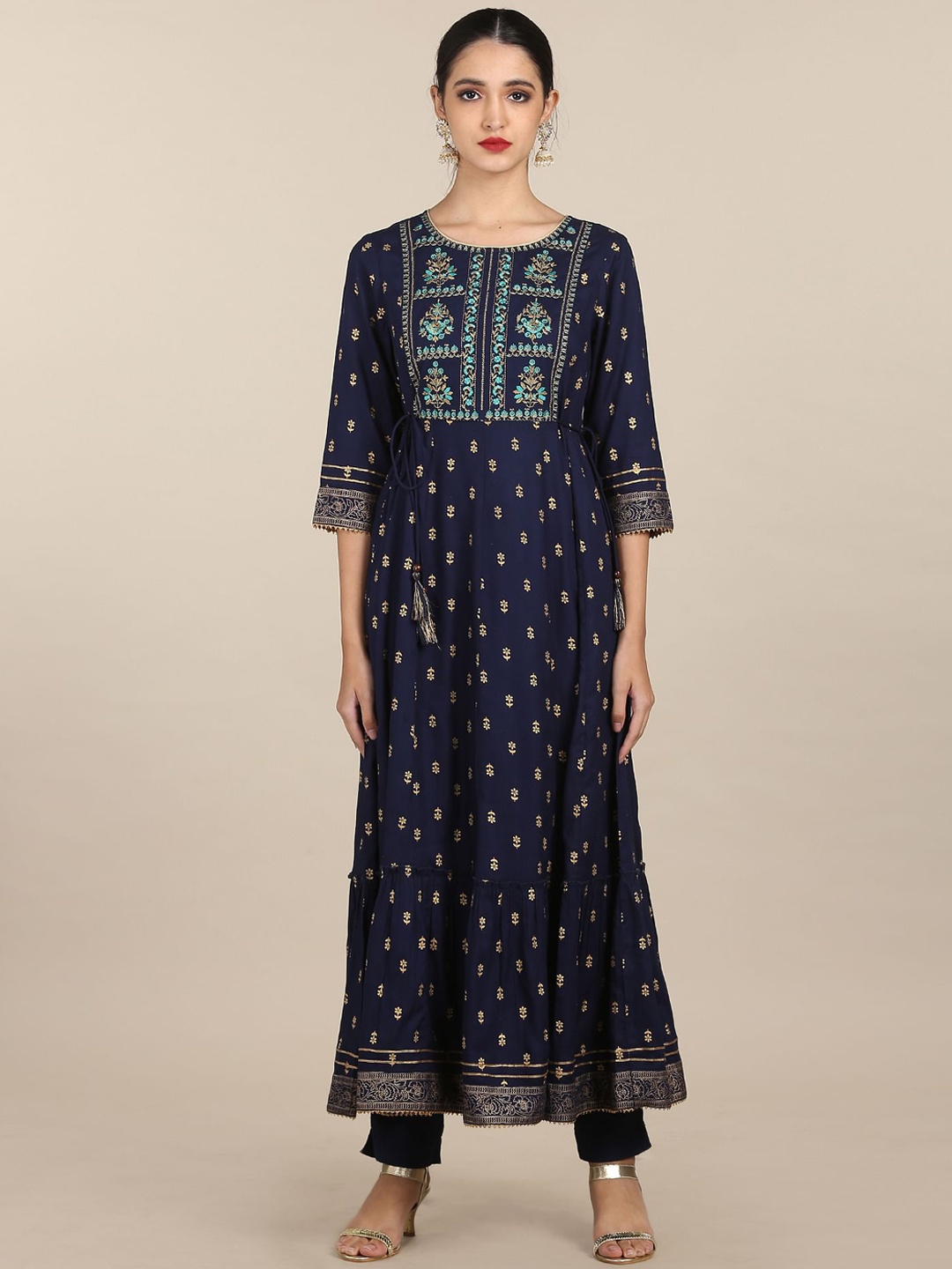 

Anahi Women Navy Blue Geometric Thread Work Anarkali Kurta