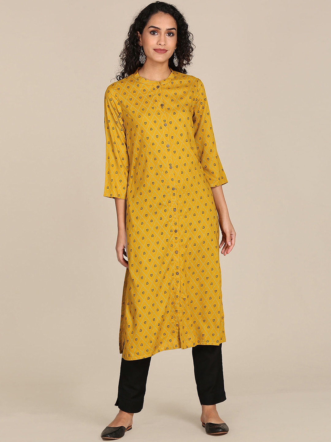 

Karigari Women Mustard Yellow & Black Geometric Printed Mandarin Neck Kurta