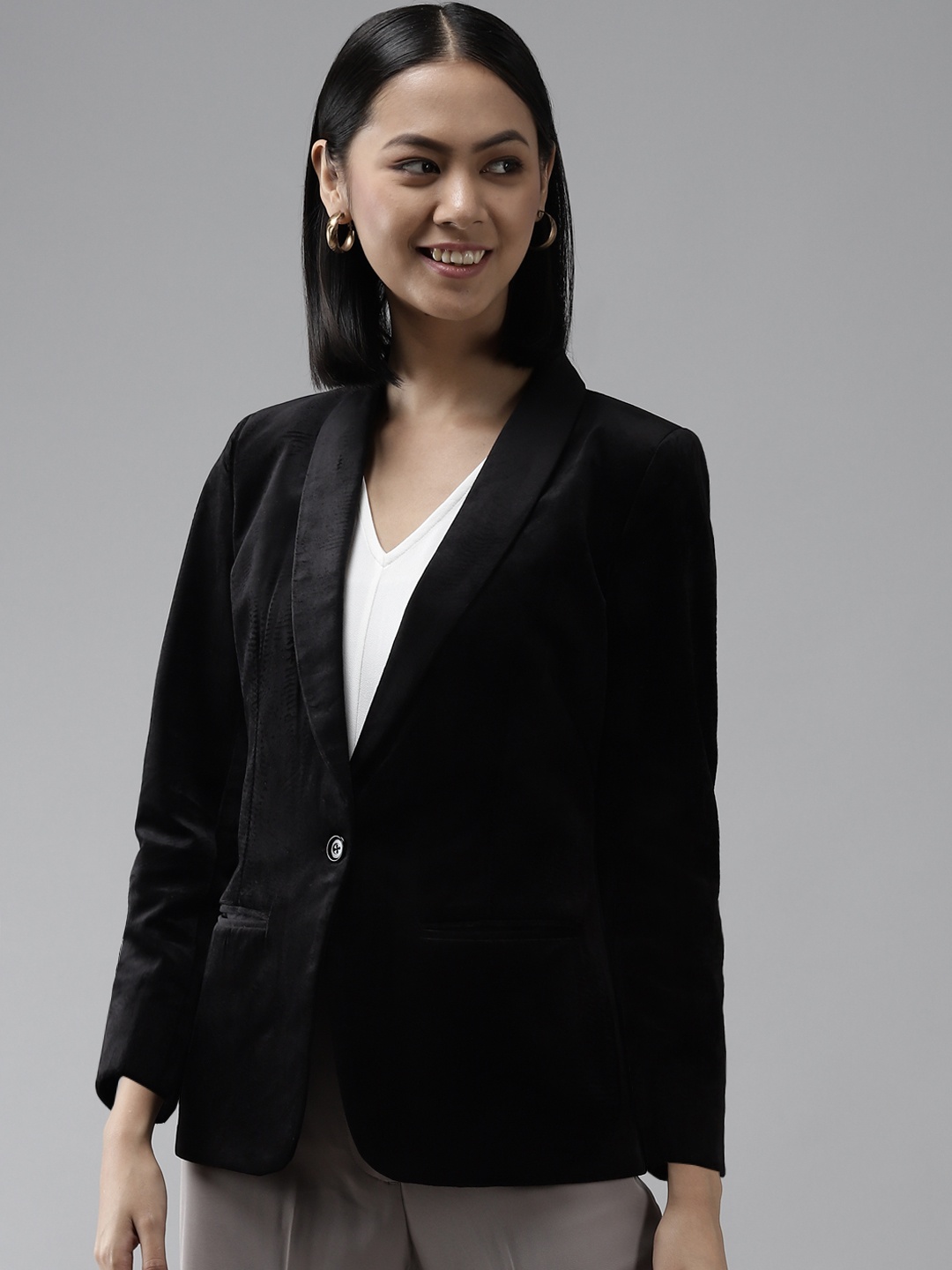 

Shaftesbury London Women Black Solid Single-Breasted Formal Blazer