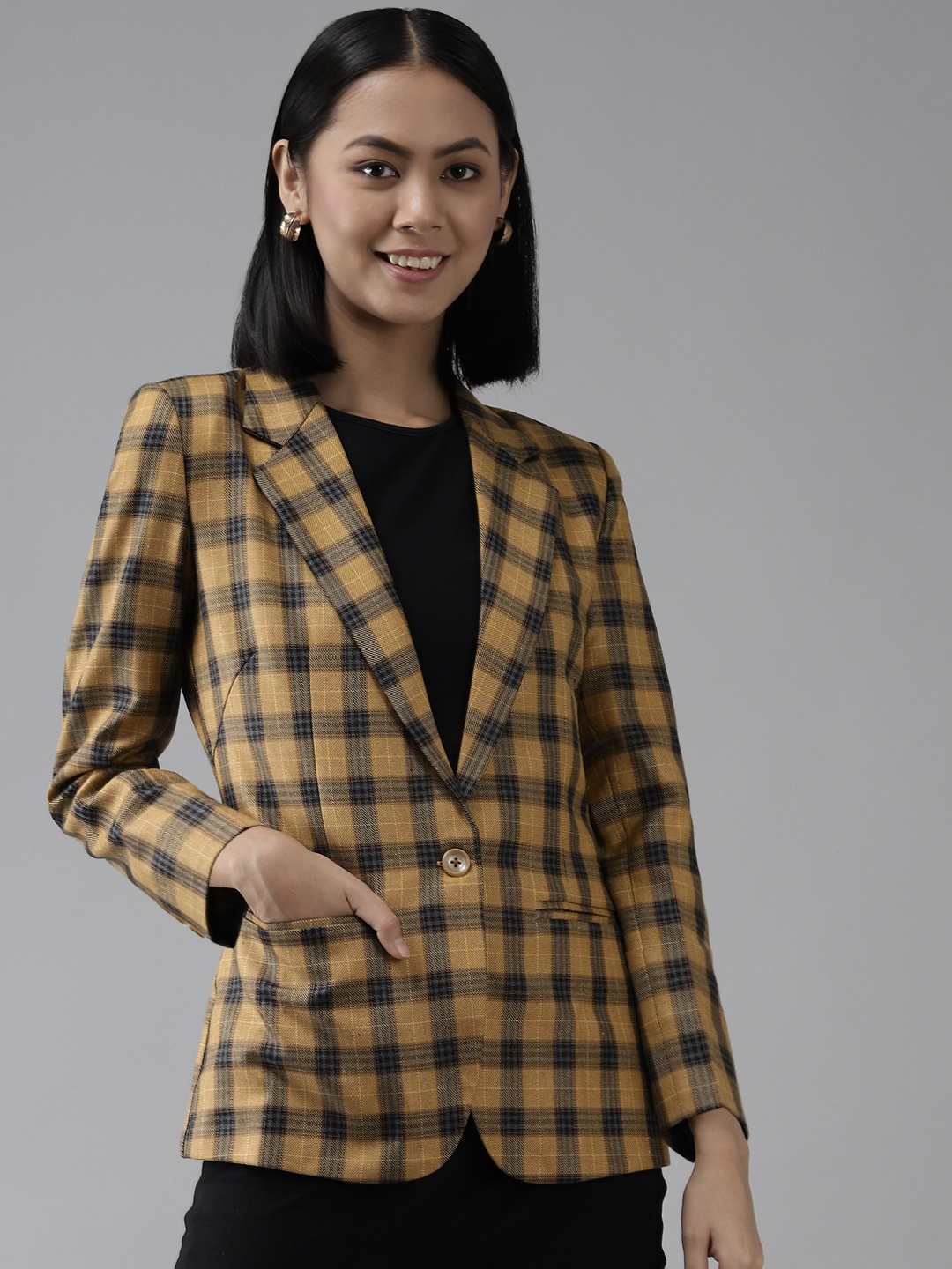 

Shaftesbury London Women Beige & Black Checked Slim-Fit Single-Breasted Formal Blazer