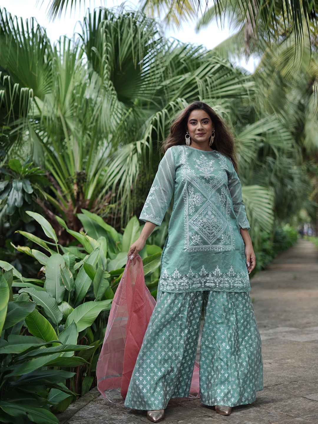 

Vishudh Women Green Ethnic Motifs Kurta with Skirt & With Dupatta