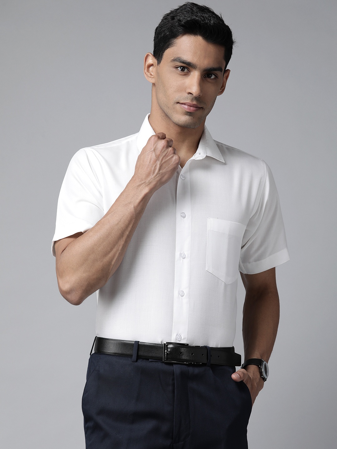 

Shaftesbury London Men White Smart Slim Fit Semiformal Shirt