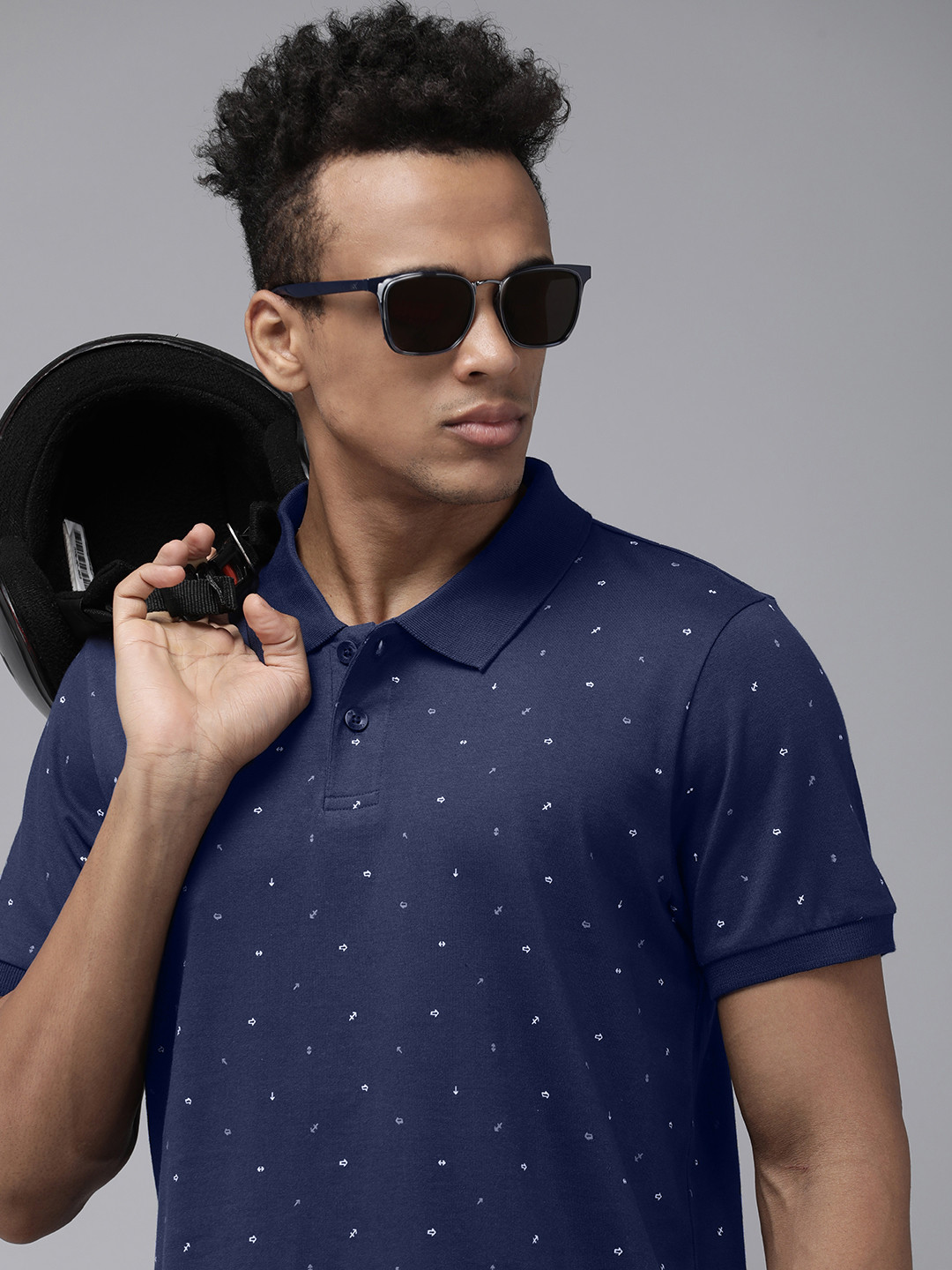 

The Roadster Lifestyle Co. Men Navy Blue Printed Slim Fit Pure Cotton Casual T-shirt