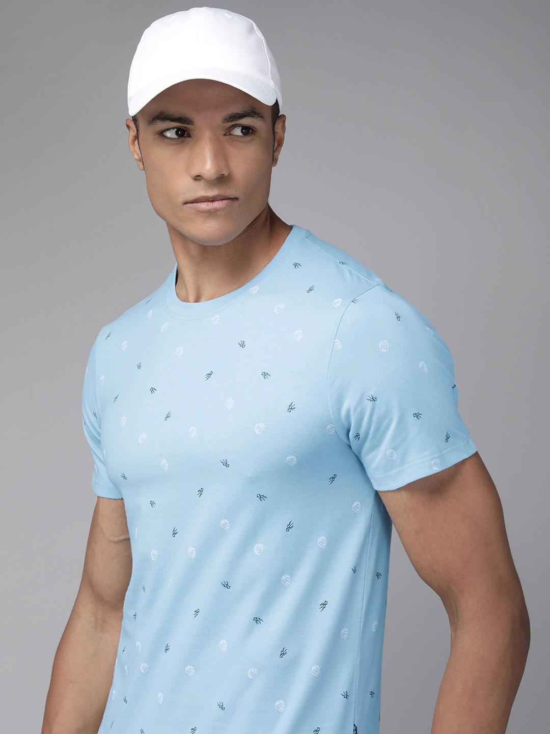 

The Roadster Lifestyle Co. Men Blue Printed Slim Fit Pure Cotton Casual T-shirt