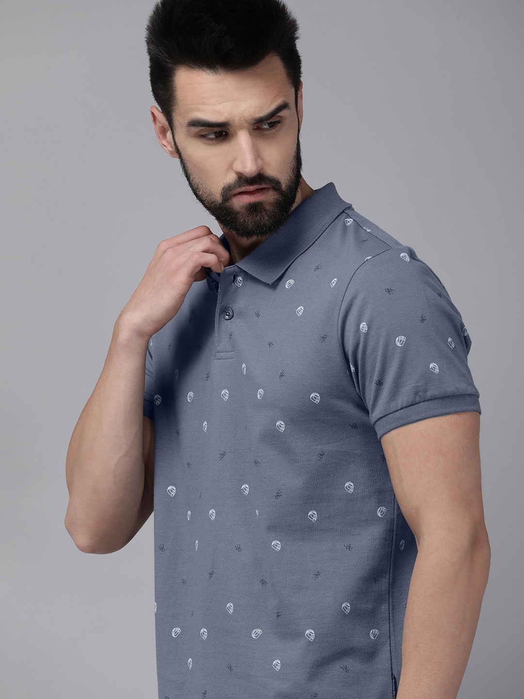 

Roadster Men Grey Geometric Printed Polo Collar Pure Cotton T-shirt