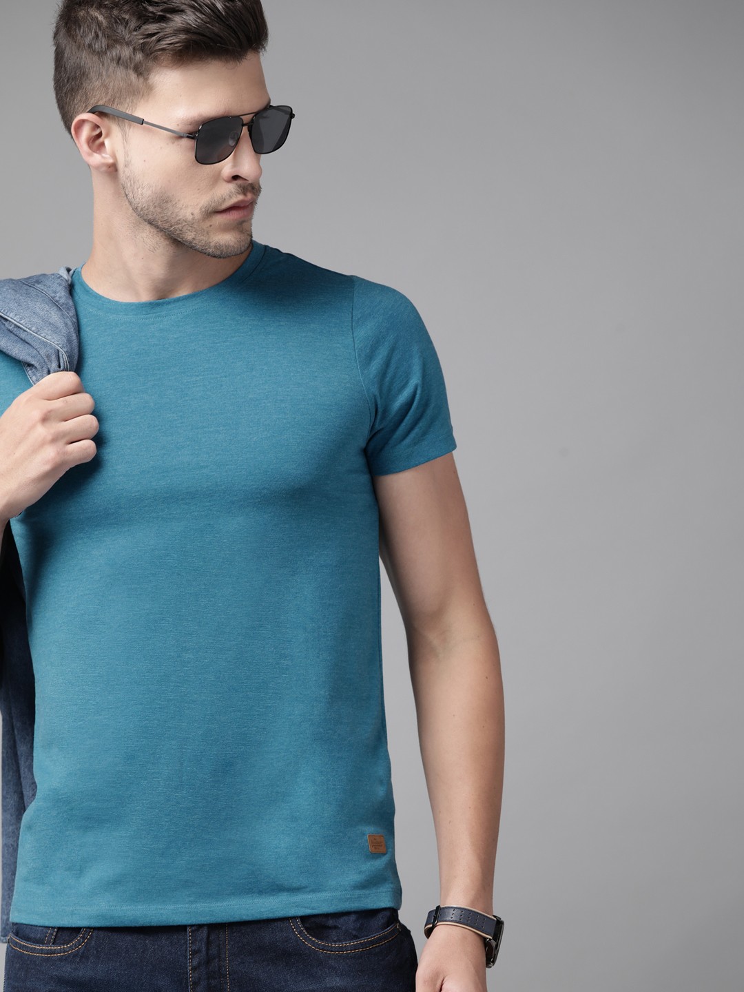 

Roadster Men Blue Solid T-shirt