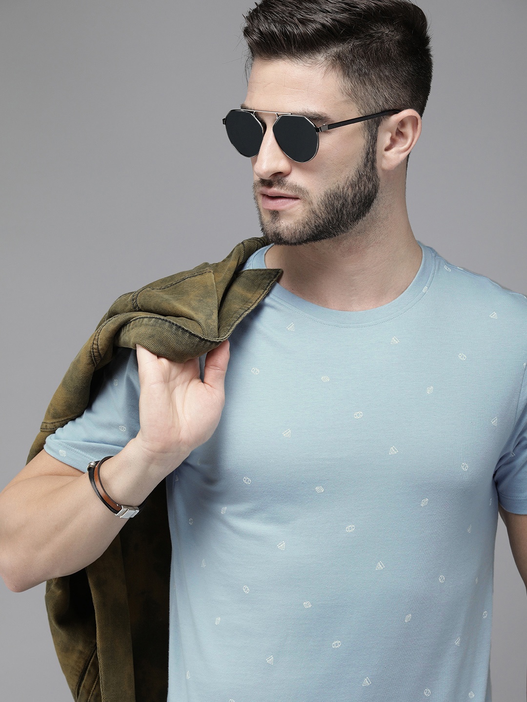 

The Roadster Lifestyle Co Men Blue & White Printed Pure Cotton T-shirt