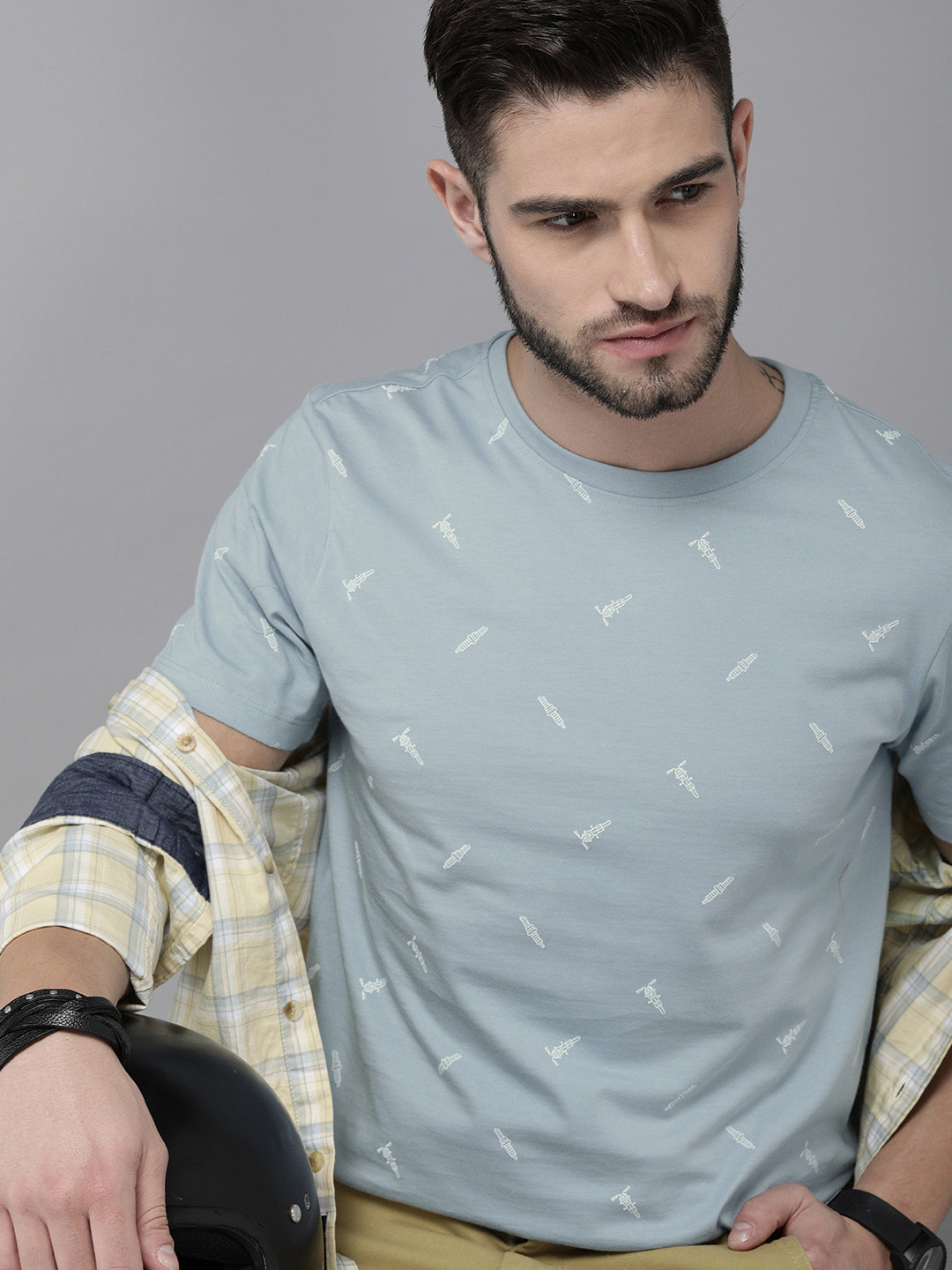

The Roadster Lifestyle Co Men Blue & White Biker Printed Pure Cotton T-shirt