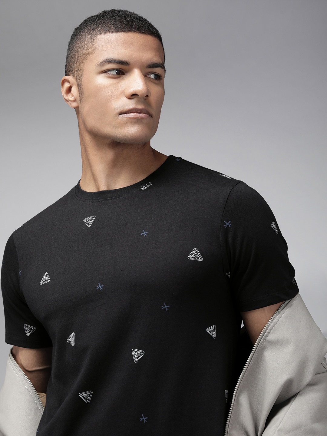 

Roadster Men Black & White Printed Pure Cotton T-shirt