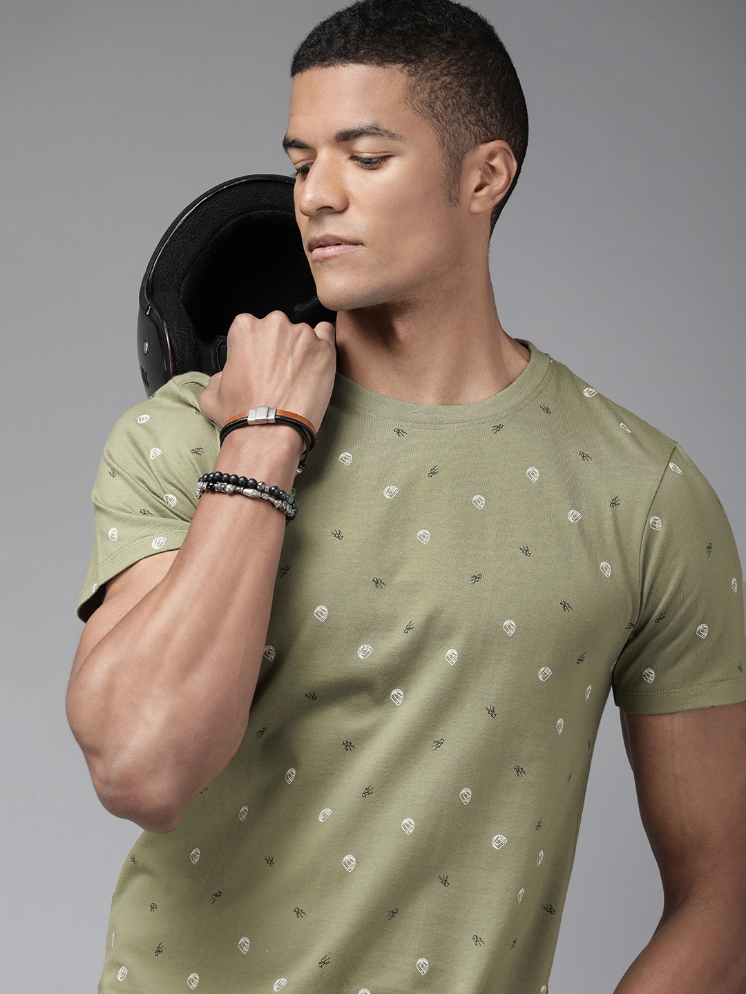 

Roadster Men Olive Green & Black Biker Printed Pure Cotton T-shirt