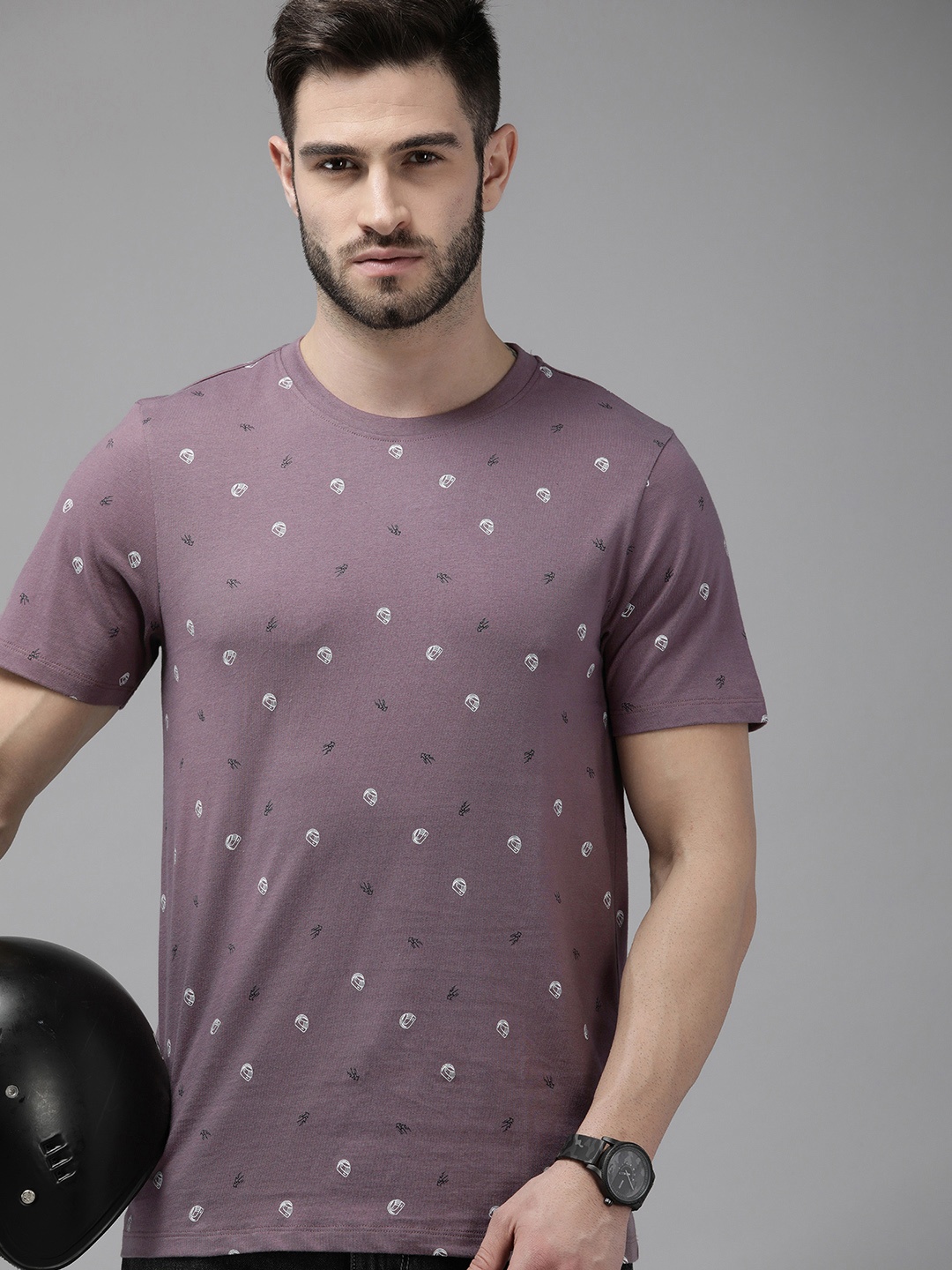 

The Roadster Lifestyle Co Men Mauve & White Printed Pure Cotton T-shirt