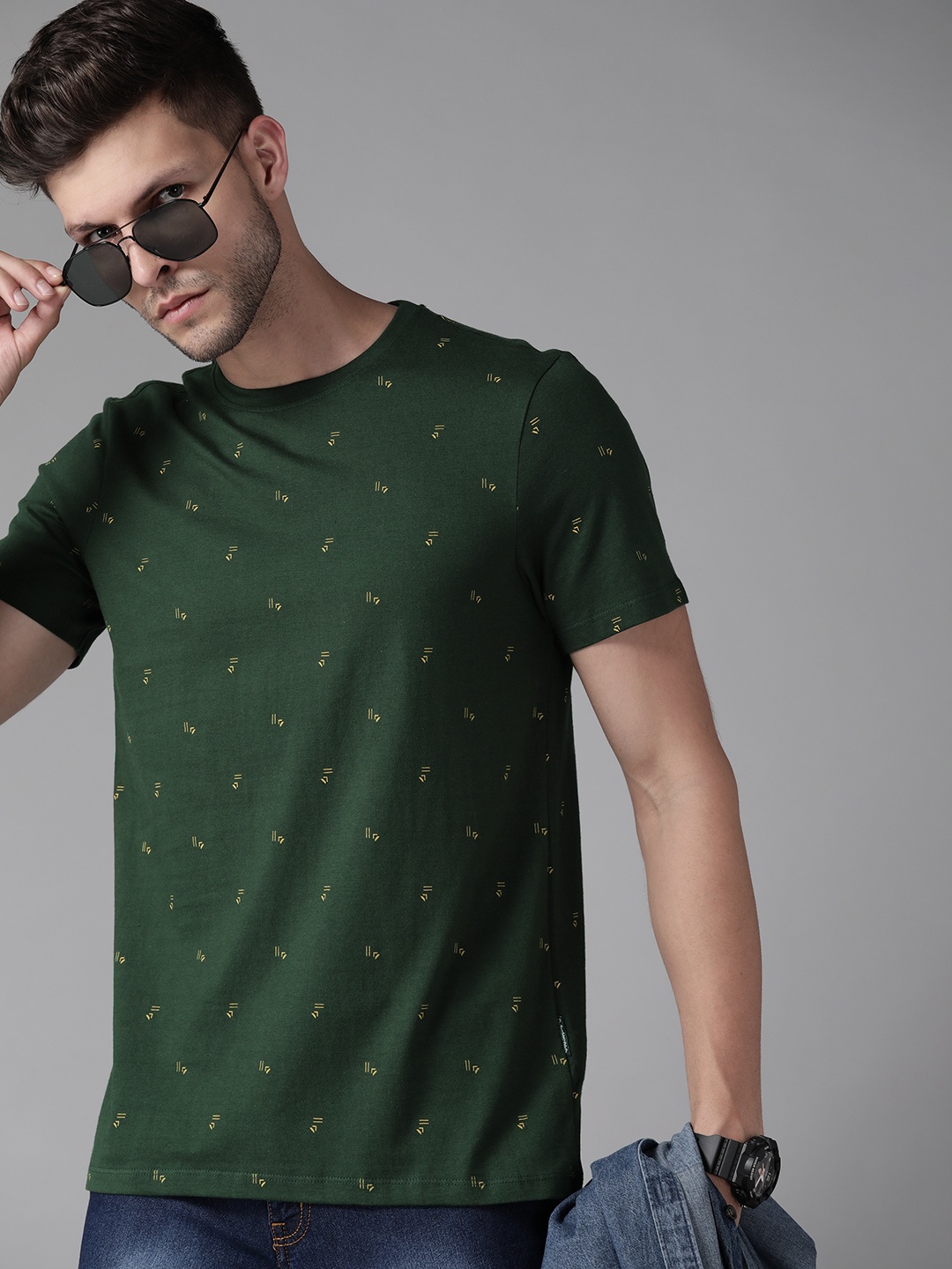 

Roadster Men Green & Mustard Yellow Geometric Print Pure Cotton T-shirt