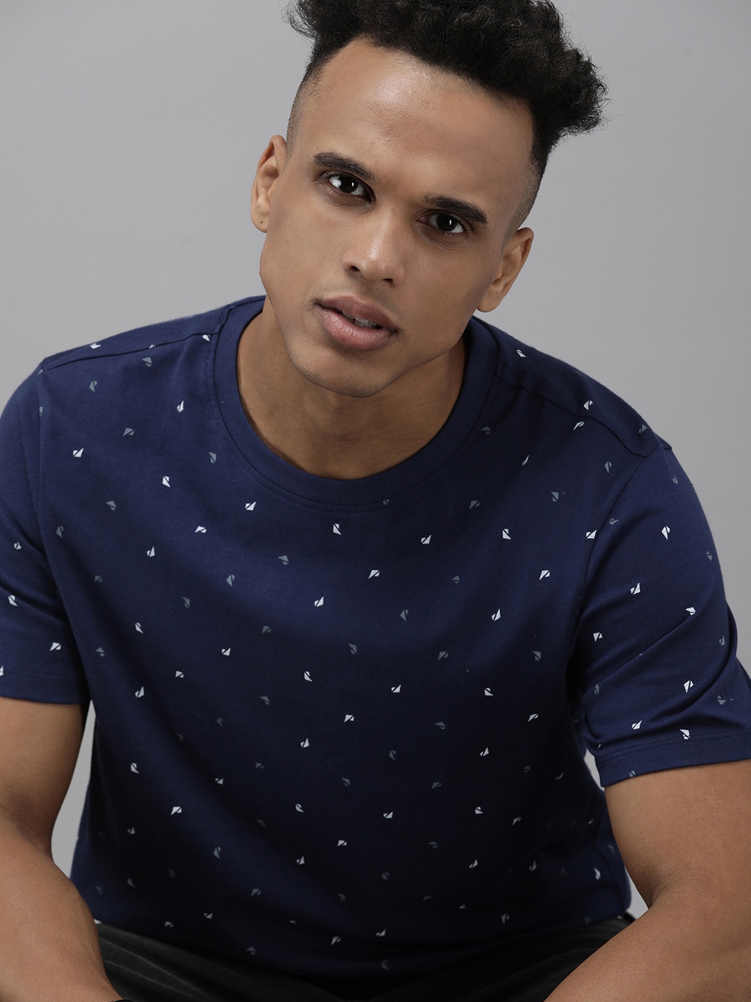 

The Roadster Lifestyle Co. Men Blue Printed Slim Fit Pure Cotton Casual T-shirt