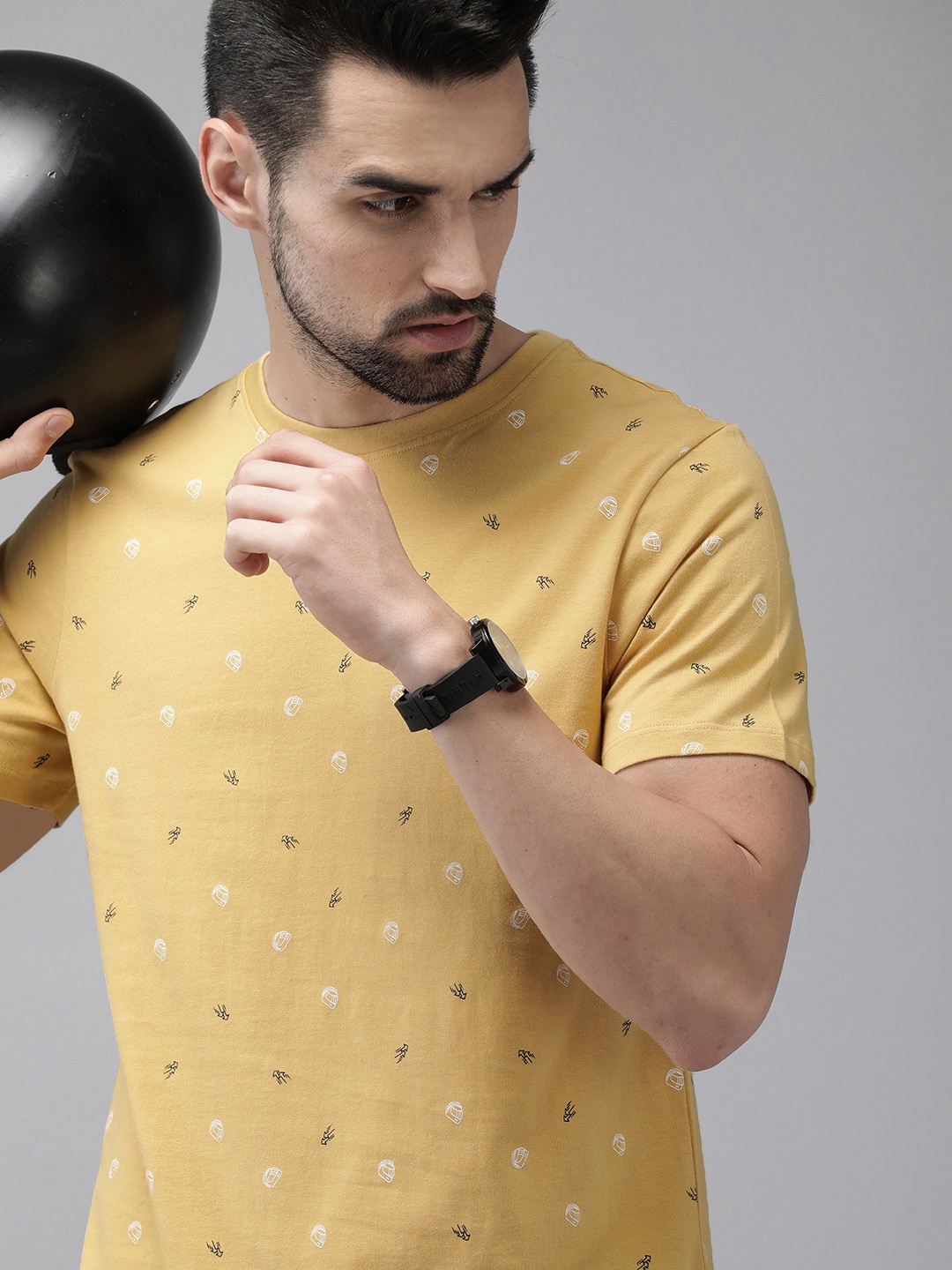 

Roadster Men Mustard Yellow & Black Printed Pure Cotton T-shirt