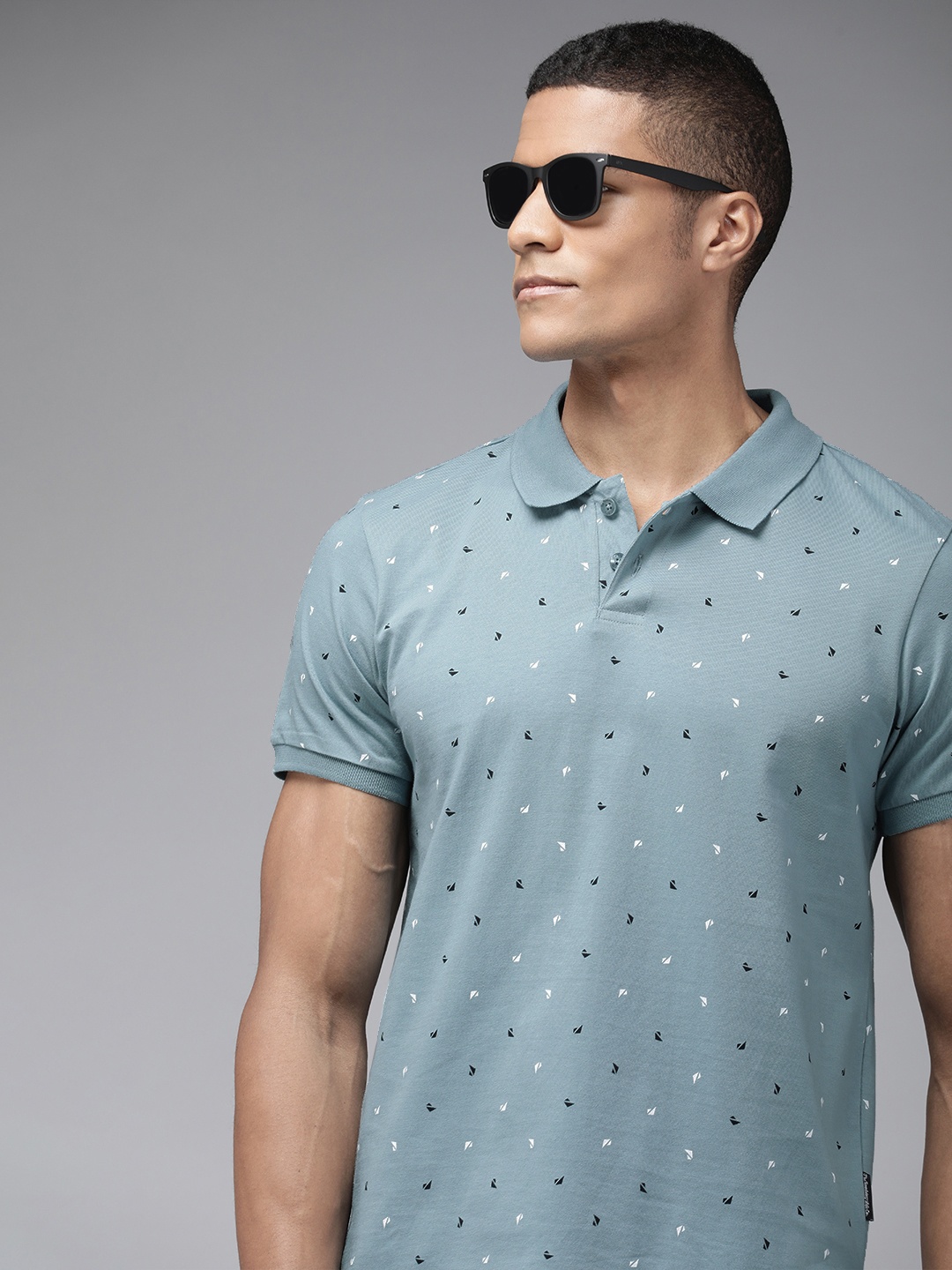 

The Roadster Lifestyle Co Men Blue & White Printed Pure Cotton Polo Collar T-shirt