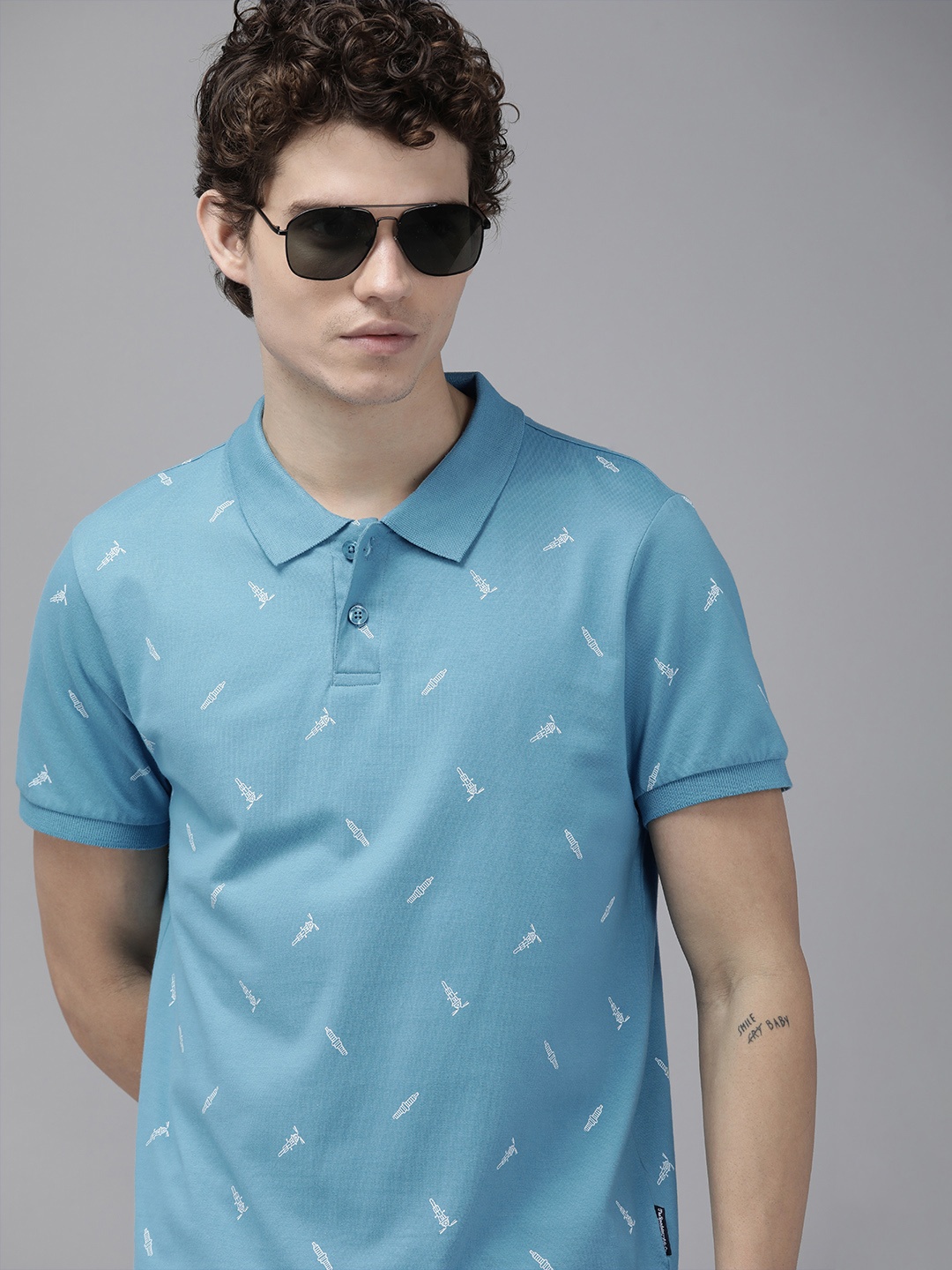 

Roadster Men Blue & White Conversational Printed Polo Collar Pure Cotton T-shirt