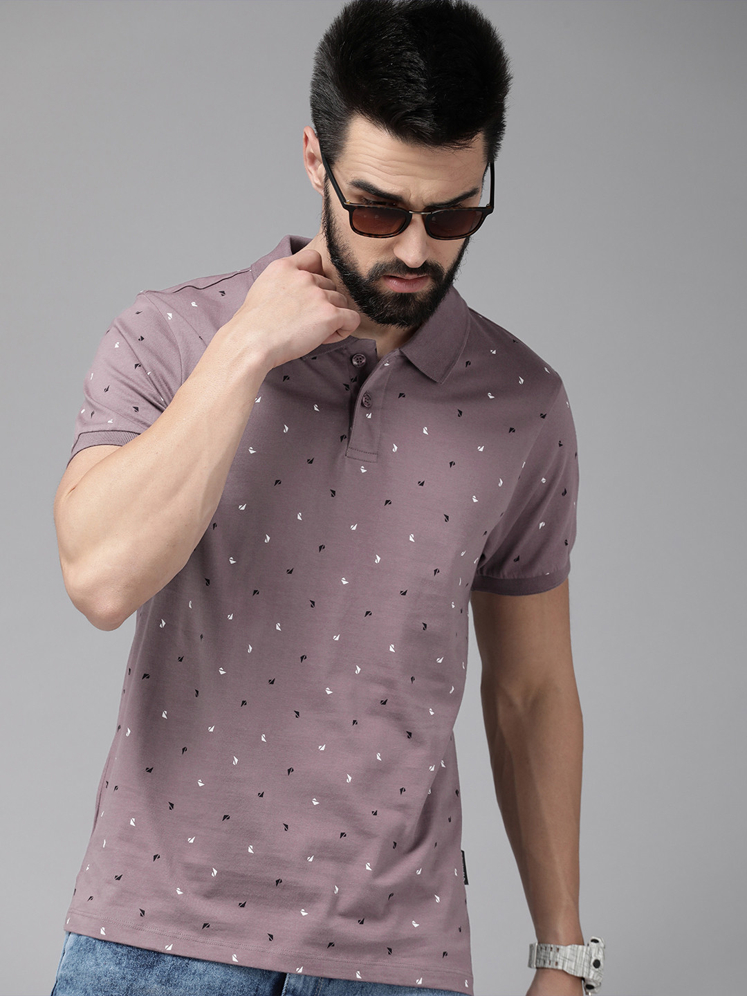 

Roadster Men Mauve & White Printed Polo Collar T-shirt
