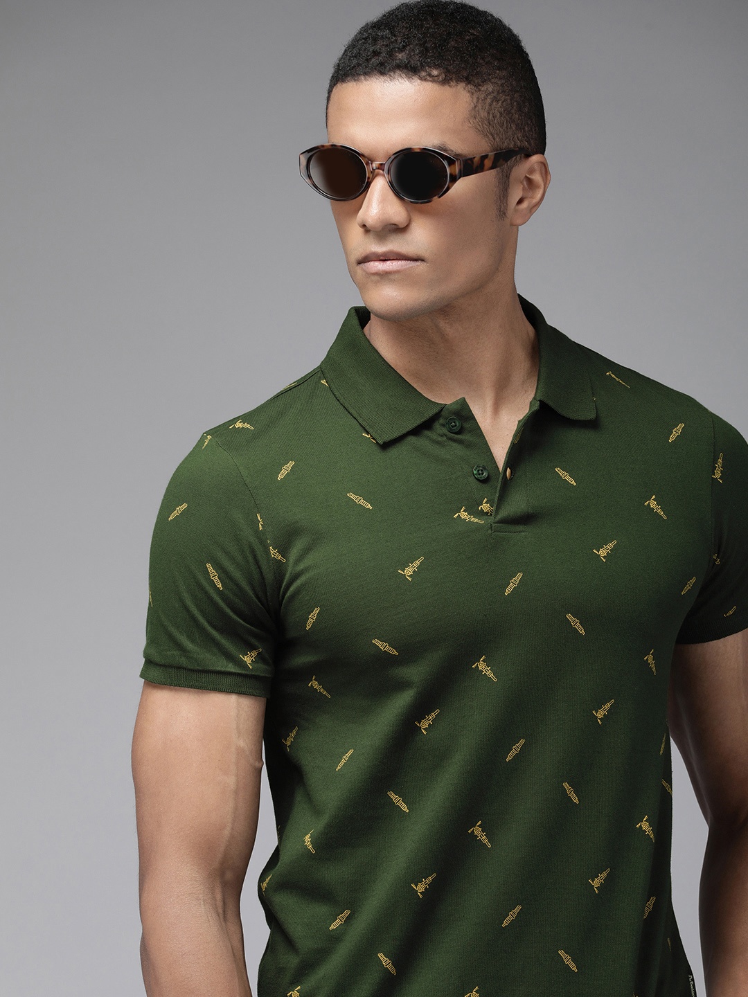 

Roadster Men Green & Yellow Conversational Printed Pure Cotton T-shirt
