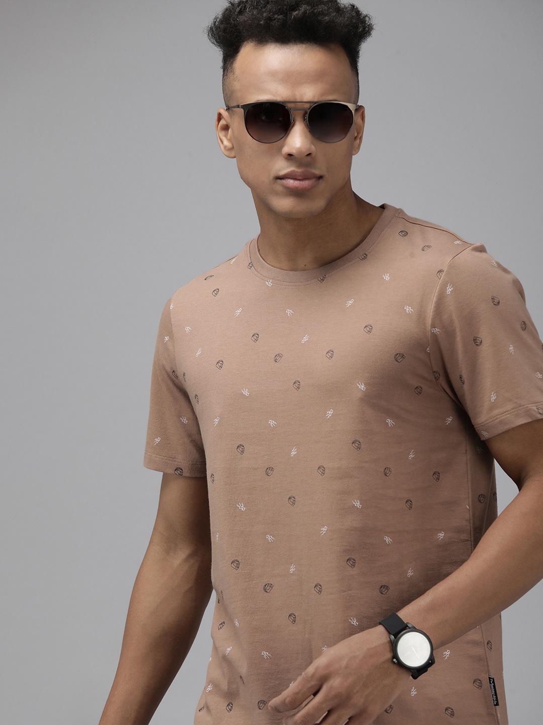 

The Roadster Lifestyle Co. Men Brown Printed Slim Fit Pure Cotton Casual T-shirt