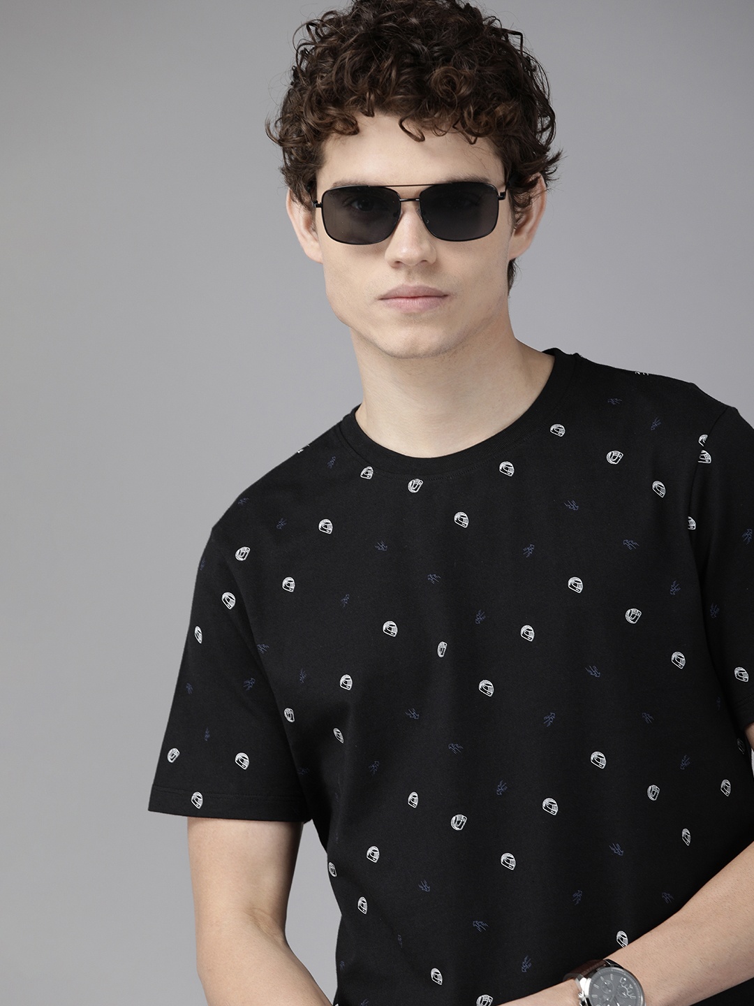 

The Roadster Lifestyle Co. Men Black & White Printed Pure Cotton T-shirt