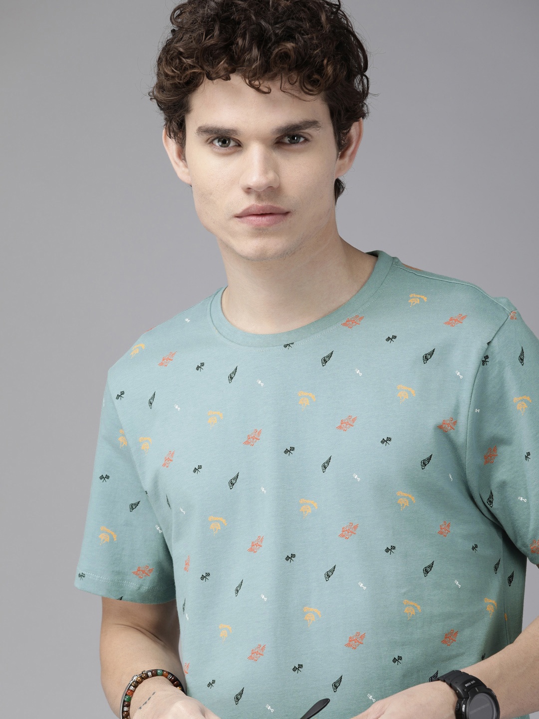 

Roadster Men Blue & Orange Printed Round Neck T-shirt