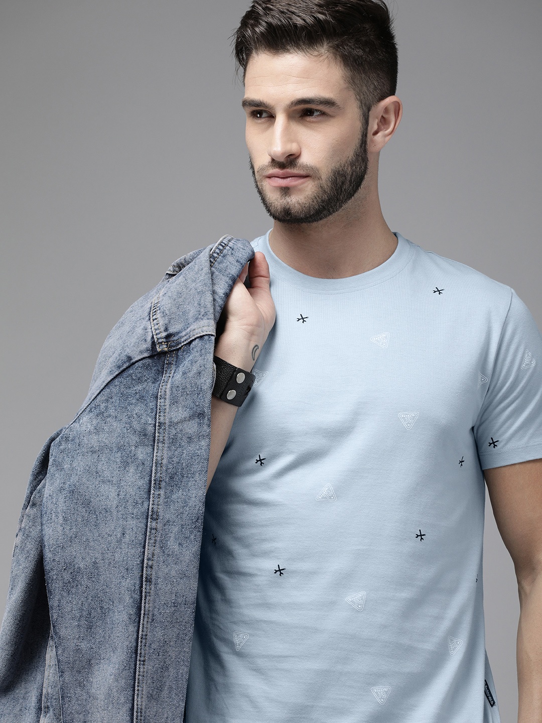 

Roadster Men Blue & Multicoloured Printed Slim Fit Pure Cotton Casual T-shirt