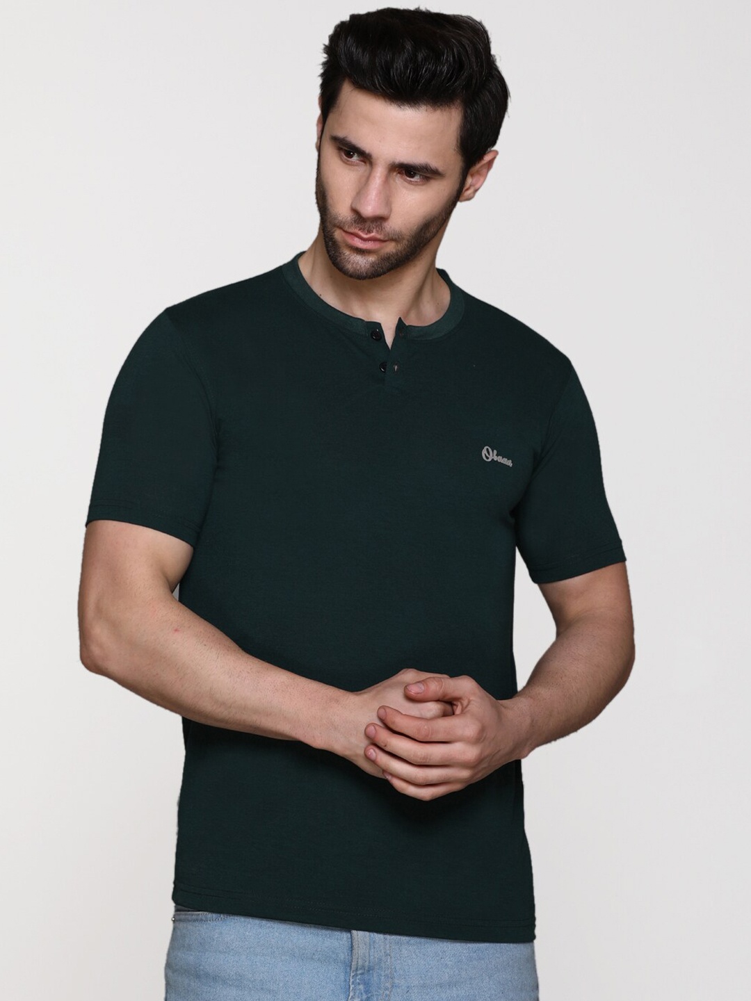 

Obaan Men Green Henley Neck T-shirt