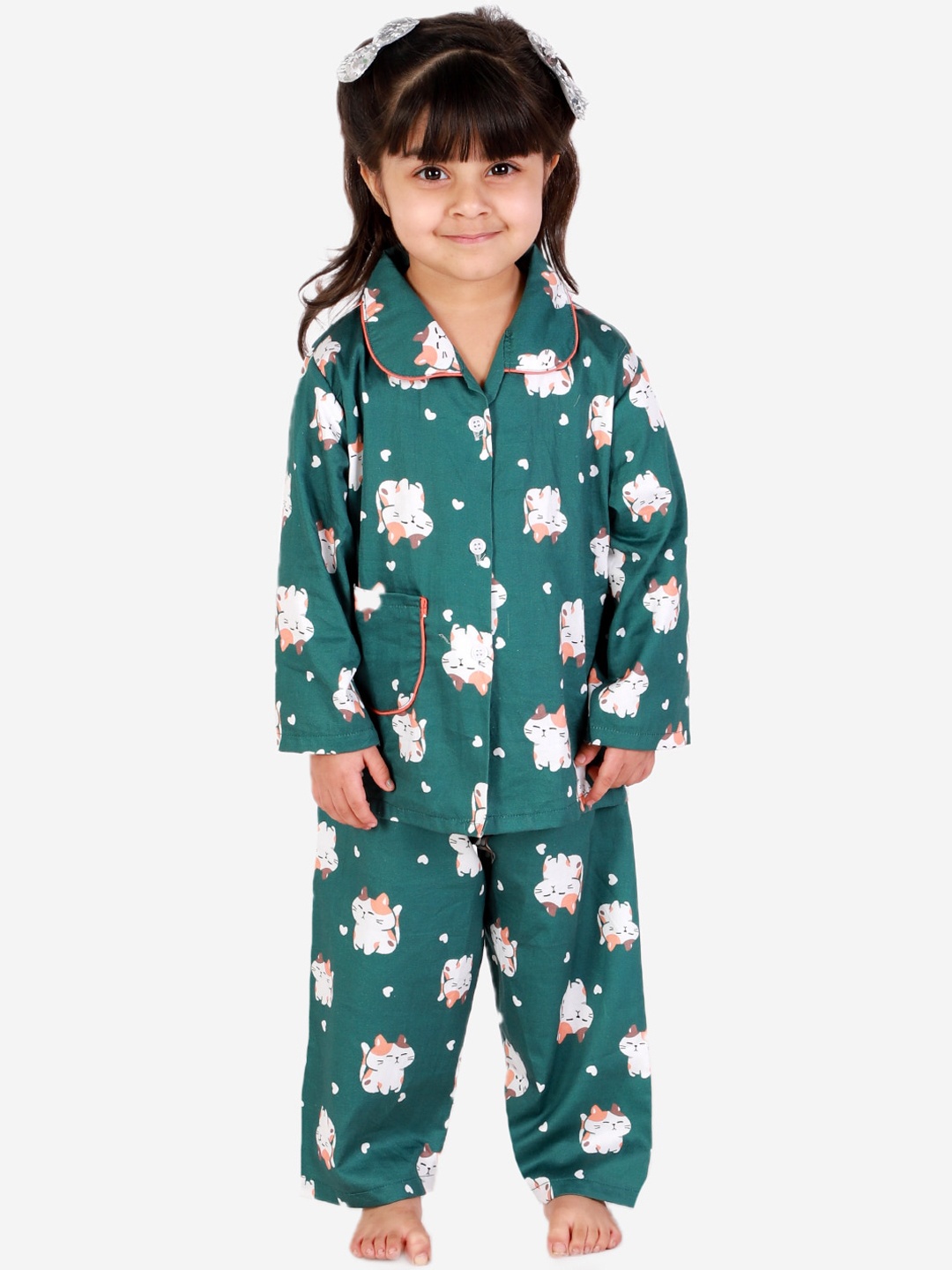 

KID1 Girls Green & White Printed Cotton Night suit