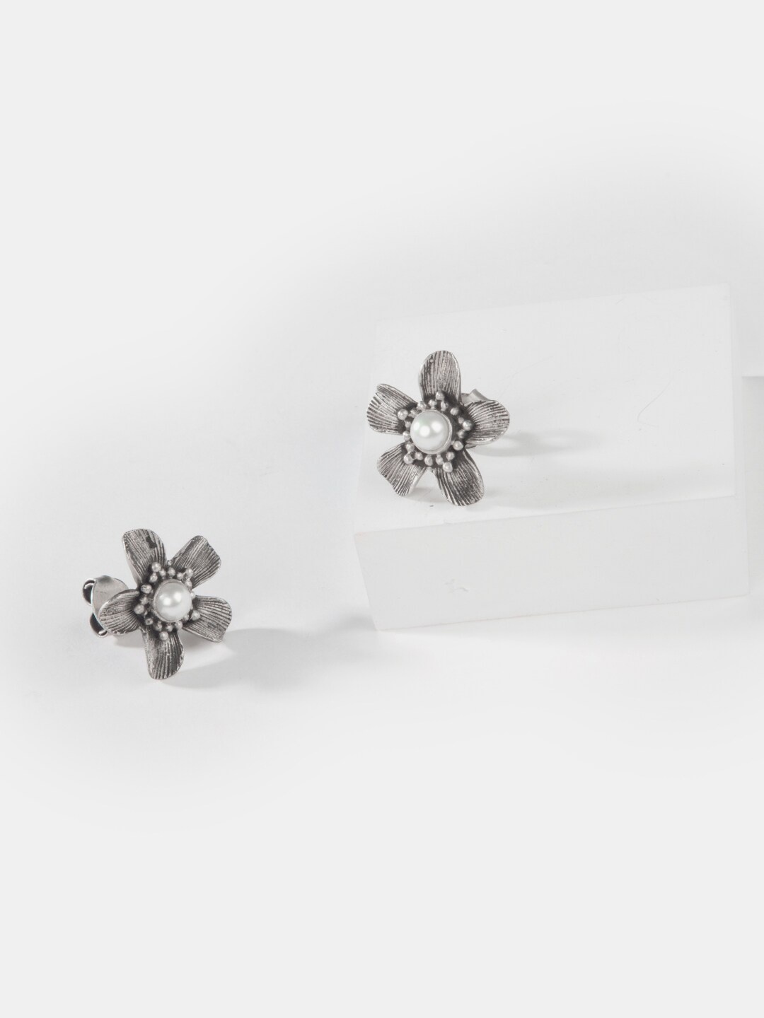 

SHAYA Women Silver-Toned Studs Earrings