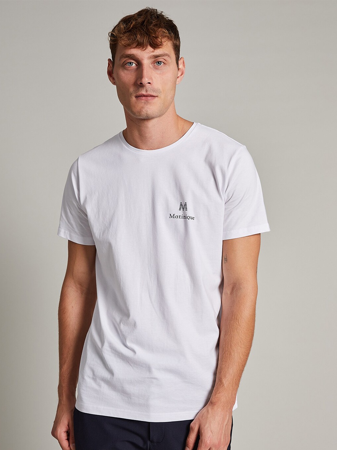 

Matinique Men White Solid Cotton T-shirt