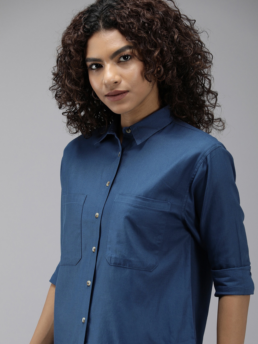 

The Roadster Life Co. Spread Collar Pure Cotton Casual Shirt, Navy blue